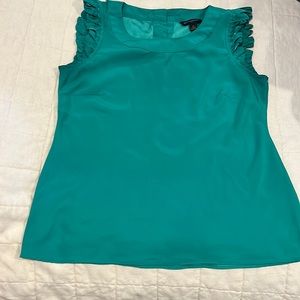 Banana Republic sleeveless ruffle tank top blouse